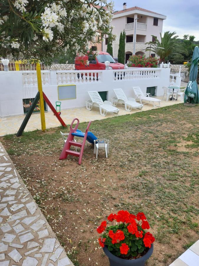 Apartmani Jadra Stara Novalja Esterno foto